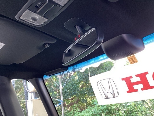 Hondaセンシング搭載！ミリ波レーダーと単眼カメラで、クルマの前方の状況を認識。ブレーキやステアリングの制御技術と協調し、安心・快適な運転や事故回避を支援する先進のシステムです！