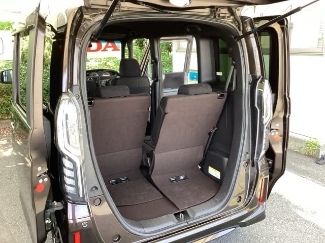 リアシートがあっても、しっかり荷物を積む事ができます。