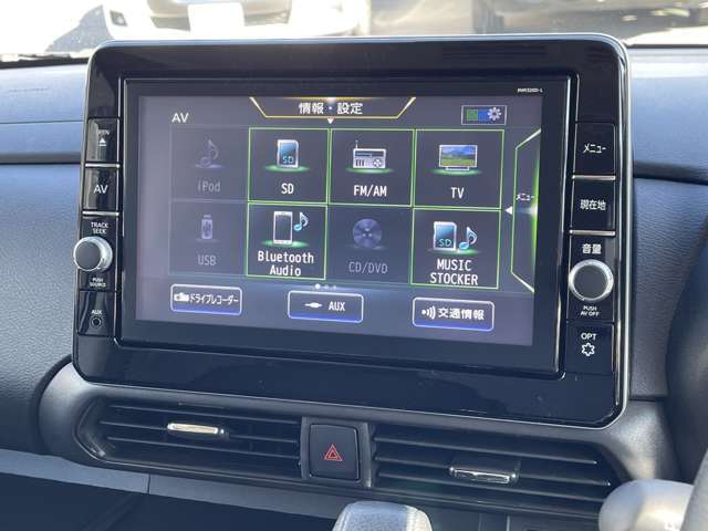 フルセグ・Bluethoothオーディオ・CD/DVDなどオーディオ機能も充実！