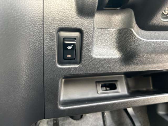 シートヒーターで冬の運転もポッカポカ♪