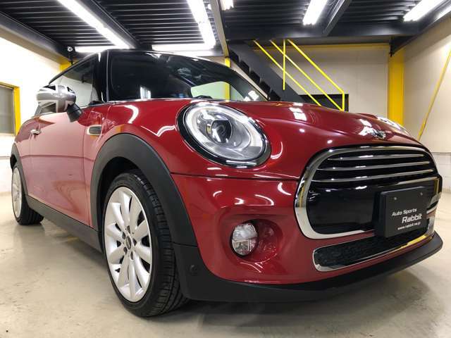 充実装備のミントパッケージ！HDDナビ、バックカメラ、オートクルーズ、オートライト、ドライビングモードなどの魅力的な装備が揃っており、この価格設定はお手頃かと思います！