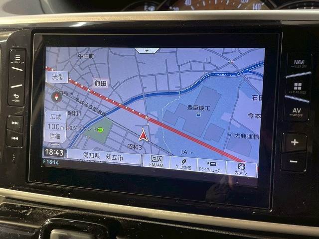 【純正ナビ】一体感のあるナビは、高級感ある車内を演出してくれます。Bluetooth再生などオーディオ機能も充実しておりますので、運転もより楽しめます♪