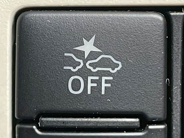 【衝突軽減ブレーキ】万が一のときにレーダーやセンサーなどが前方障害物や車両などを検知し、衝突の可能性がある際に緊急ブレーキをかける機能です。