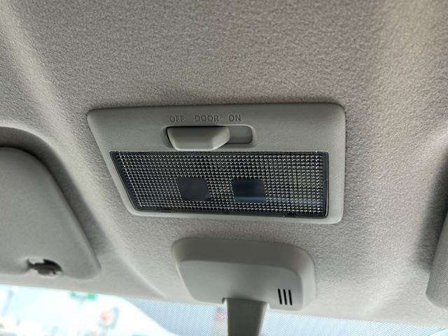 納車前に内外装のクリーニングをいたします。各種コーティング（別途有料）もご用意しておりますので、是非ご相談ください。