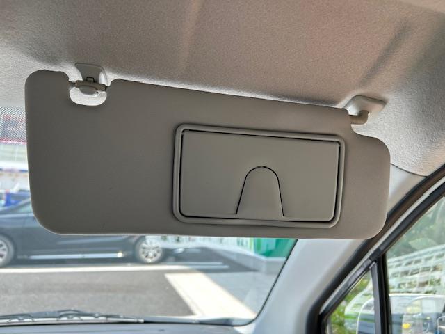 納車前に内外装のクリーニングをいたします。各種コーティング（別途有料）もご用意しておりますので、是非ご相談ください。