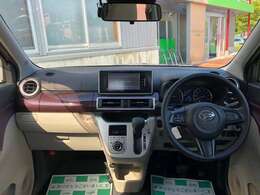 メーターやシフトレバー、スイッチ位置など運転席回りの配置はしっくりいきたいものですね！まずは座ってチェックしてみてください♪