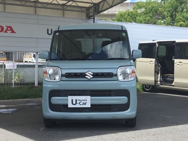 お客様に安全で快適なカーライフをお送りいただくために、中古車にも高いレベルの品質基準を設け、その基準に従って、全ての中古車について納車前整備を実施しています。