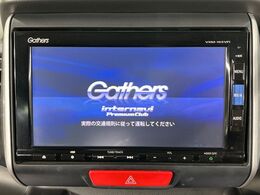 【純正8型ナビ】人気の純正ナビを装備しております。ナビの使いやすさはもちろん、オーディオ機能も充実！キャンプや旅行はもちろん、通勤や買い物など普段のドライブも楽しくなるはず♪