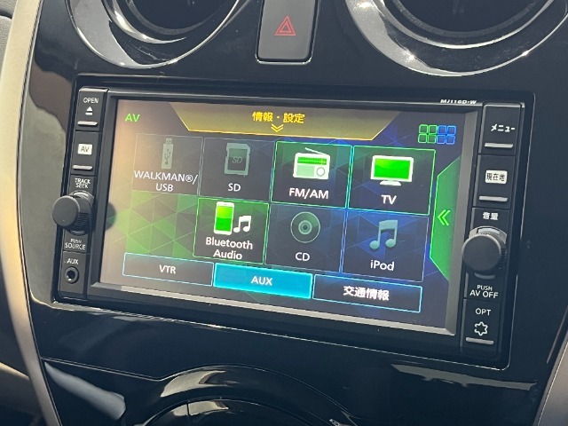 CD、DVD、SD、USB、Bluetooth、AUX、フルセグTV、ラジオをご使用いただけます♪