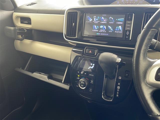 【グローブボックス】車検証ケースや、日頃使う小物類の収納に便利ですね！