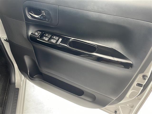 【窓操作部】軽い力で、窓を開けたり閉めたりすることができます！掲載箇所以外にご希望の写真がございましたら、お気軽にお問い合わせ下さい！メールや郵送でお送りさせていただきます。