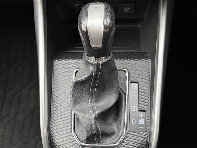 【シフトレバー】『シフトレバー』の画像になります。写真の内容に関してご不明点、ご質問等がございましたらお気軽にガリバー店舗までお問い合わせください。