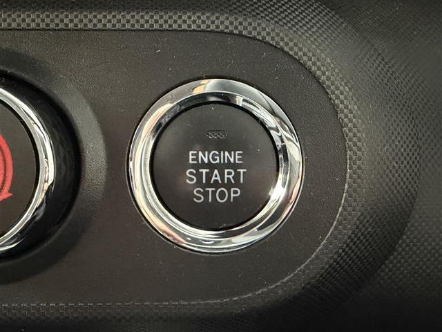 【運転席操作部】『運転席周辺の装備』の画像になります。快適なドライブを楽しむための機能が装備されています！運転席から触れるので使いやすいです！