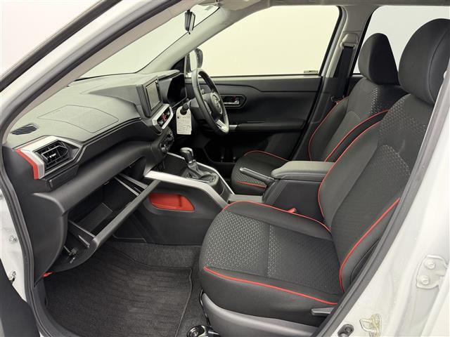 【助手席】『助手席周辺』の画像になります。写真の内容に関してご不明点、ご質問等がございましたらお気軽にガリバー店舗までお問い合わせください。