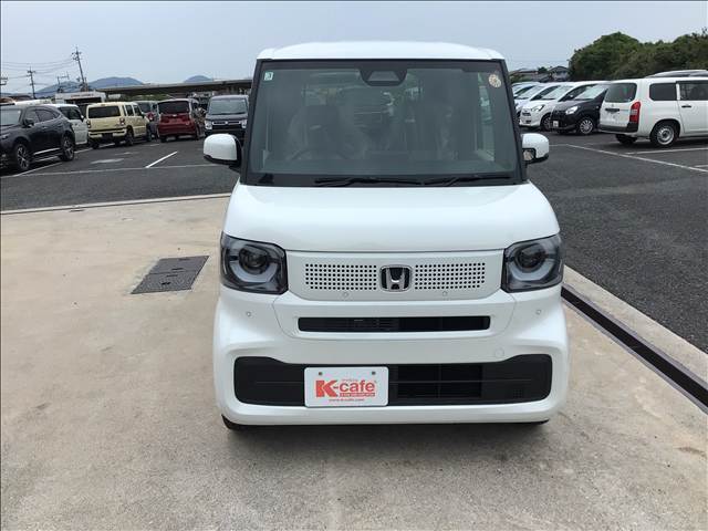 人気の届出済未使用車や厳選中古車を全メーカー豊富に取り揃えております。