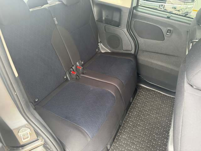 同乗者の乗り心地は座席の快適さで決まります。大事な人を乗せるからこそ、こだわりたい部分ですね。