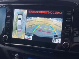 【パノラミックビューモニター】専用のカメラにより、上から見下ろしたような視点で360度クルマの周囲を確認することができます☆死角部分も確認しやすく、狭い場所での切り返しや駐車もスムーズに行えます。