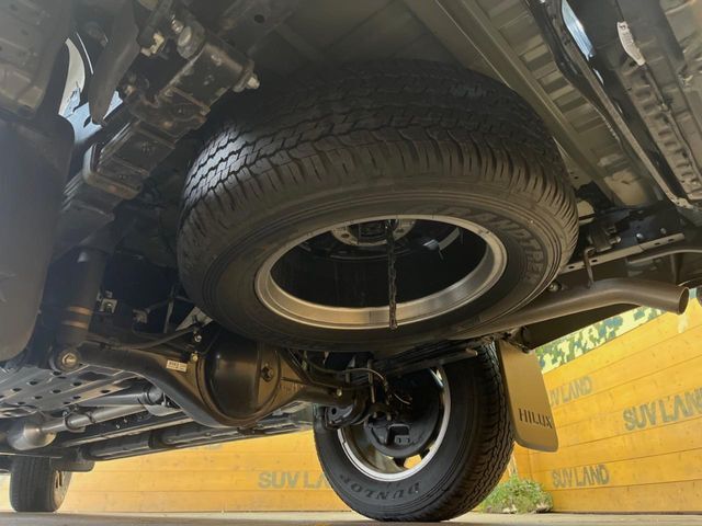 お車を安心してお乗りいただく為には、足回りの定期点検が欠かせません。サービスサポート（有償保証）では無料点検もご提供しており、安心のカーライフをお過ごしいただけるサポート体制が整っています。