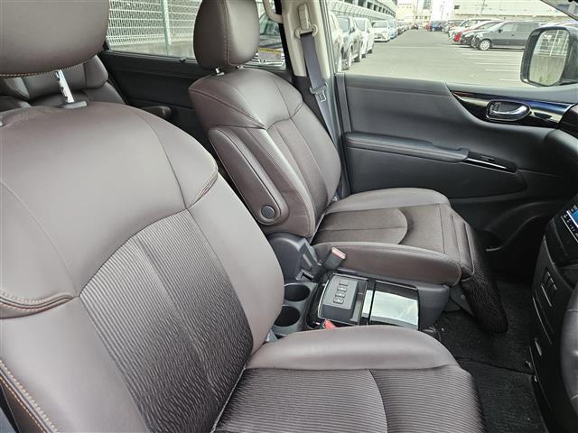 気になる車はすぐにお問い合わせください！右のカーセンサー専用無料ダイヤルから、専門スタッフがお車のご質問にお答えいたします！