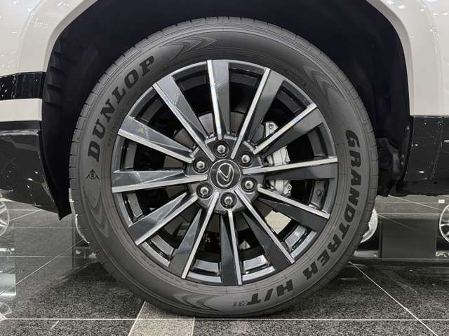 ◆安心の納車前点検全車実施！！当社自社工場を完備しておりますので納車後の継続車検や一般整備はもちろんカスタムも可能です。お気軽にご相談下さい。
