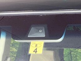 【スズキ　セーフティサポート】走行中に前方の車両等を認識し、衝突しそうな時は警報とブレーキで衝突回避と被害軽減をアシスト。より安全にドライブをお楽しみいただけます。