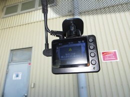 今は、自分を守るのは自分の時代です！ドライブレコーダーは必需品ですね！使うことの無い事が良いのですが・・・