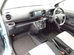 高品質カークリーニング ピカピCar 外装・内装、岐阜トヨペットの専門スタッフがシートもカーペットも綺麗に洗浄済み！プロの仕上げを是非ご確認下さいませ。