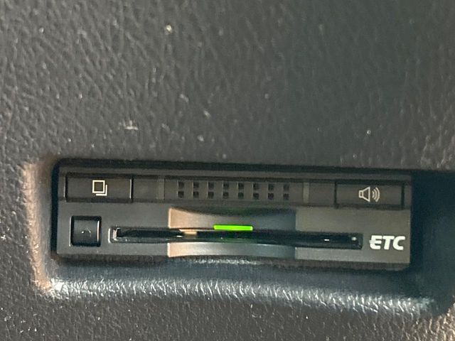 【ETC】高速道路の料金所をストレスなく通過！話題のスポットやサービスエリアに多い「スマートIC」利用時は必須のアイテムです。当店でセットアップを実施、ご納車当日からすぐにご利用いただけます！
