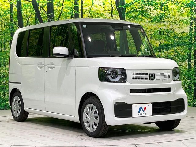 大好評のボディコーティング「弾スプラッシュコート」もご納車までに施工可能。通常のガラスコートと異なる、耐久年数6年の無機質ガラスコーティングが、ボディをキレイな状態に保ってくれます。