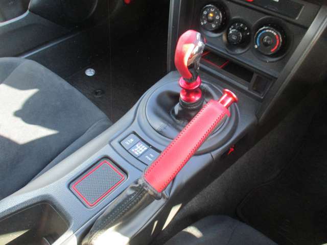 基本プラン以外にも、お客様のカーライフにあった多数のオプションプランをご用意しております。詳細につきましては、営業スタッフまでお問い合わせください。ドライブレコーダーなども取り扱っていますよ～♪