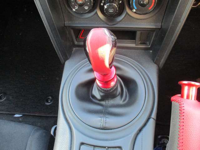 全車走行テスト済みです！　ポイントエフでは、展示前点検をクリアした車両のみを展示しております。納車前には法定点検を行い、より安心してカーライフをお楽しみいただけるように心掛けております。