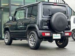 左斜前の写真です。車は店舗にて展示販売しております。綺麗に洗車しており、お客様にいつご来店いただいても問題ない状態です。ガラスコーティングなどのメニューも多数あります。※別途有料です。