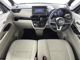 【インパネ全体】全方位で視界が広く、高い目線で運転もしやすいです！