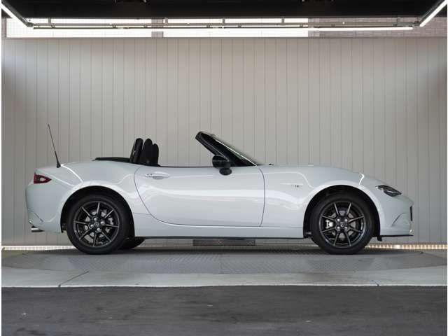 【外装クリーニング済み】外装も入庫時にしっかりと洗車しております。