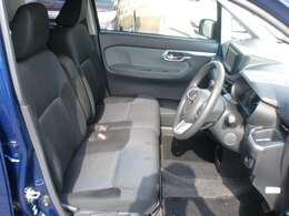 フロントベンチシート