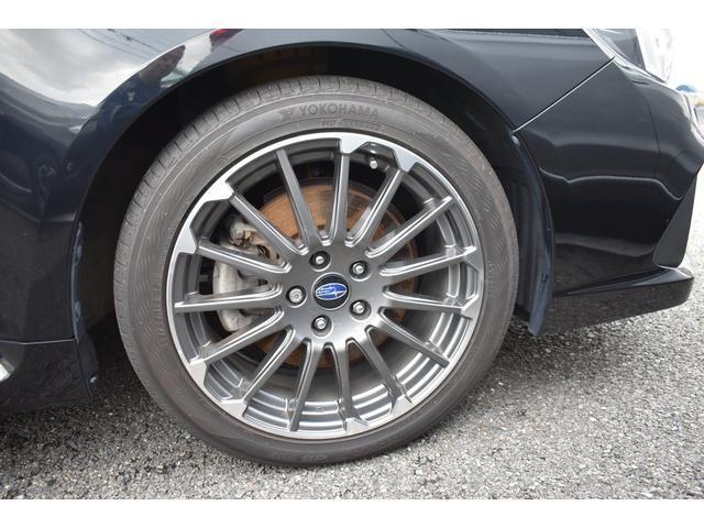 ホイールロックナットは当社展示中盗難防止のため装着されております。納車お渡し時には取り外しさせていただきます。