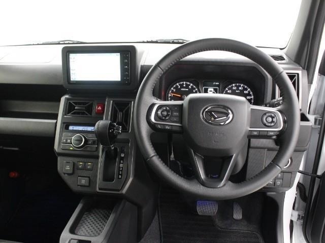 運転席廻りです。