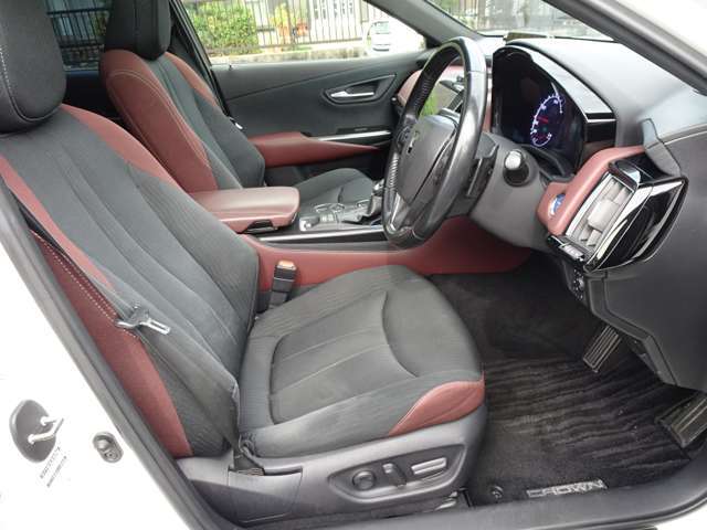 最長3年間の延長保証やガラスコーティング、ナビ、バックカメラ、ドライブレコーダー取り付けプラン等色々選べる購入パックをご準備させて頂いています！詳しくは、店頭にてお気軽にお問い合わせください！