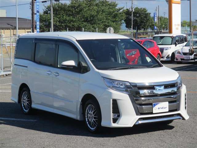 お車に関するご相談はお気軽に店舗スタッフにお問合せ下さい♪豊富な商品知識を備えたスタッフが些細なご相談でも対応いたします♪