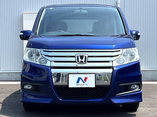 弊社では、全車『修復歴なし』のお車のみ取り扱っております。専任バイヤーによる厳選した仕入れの後、入庫後の車両チェックを行い、ネクステージが認定した高品質な中古車をご提供しております。