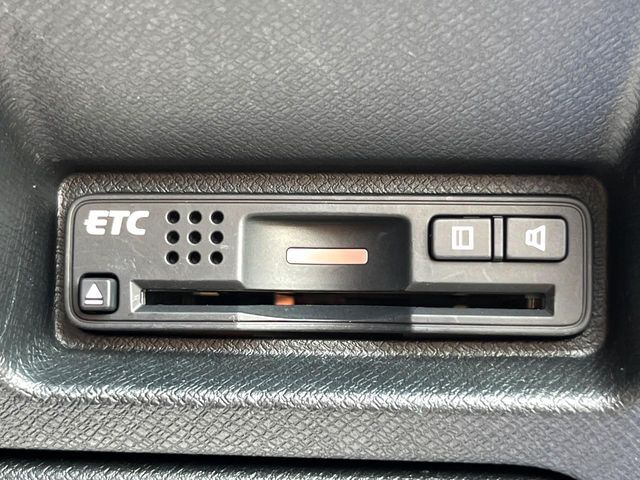 【ETC】高速道路の料金所をストレスなく通過！話題のスポットやサービスエリアに多い「スマートIC」利用時は必須のアイテムです。当店でセットアップを実施、ご納車当日からすぐにご利用いただけます！