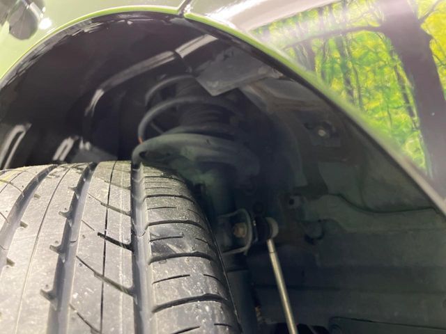 お車を安心してお乗りいただく為には、足回りの定期点検が欠かせません。サービスサポート（有償保証）では無料点検もご提供しており、安心のカーライフをお過ごしいただけるサポート体制が整っています。