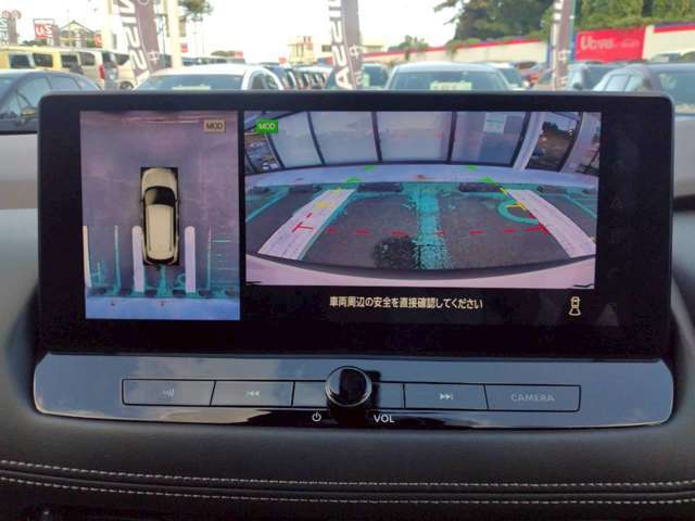 車を真上から画面で確認出来るアラウンドビューモニター♪画面を見ながら車庫入れが非常に楽になります！