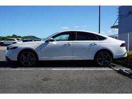 Honda　SENSINGとは衝突を予測してブレーキをかけたり、前のクルマとちょうどいい距離でついていったりできる多彩な安心、快適機能を搭載した先進の安全運転支援システムです。