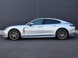 トラフィック ジャム アシスト　ハイグロスブラックサイドウインドウトリム（標準）