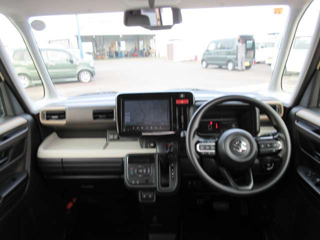 この車両のコクピット☆車種によってさまざまですが、長い付き合いになるなら必須項目☆あなた好みにアレンジしてみるのもいいかも！？