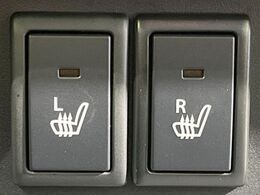 【シートヒーター】寒い日に重宝するシートヒーター！エアコンより早く温まってくれるので寒がりの人も安心ですね♪エアコンの温風は乾燥するから苦手、という方にもをおすすめです。
