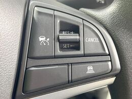 【アダプティブクルーズコントロール】高速道路での長距離走行が楽に！！自動で速度を保つクルーズコントロールが、衝突軽減システムと連携し、前方の車両を感知して車間を保つように速度調節してくれます！！