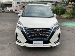 ガソリンを給油しモーターで走る。走りと燃費を両立するe-POWERです。