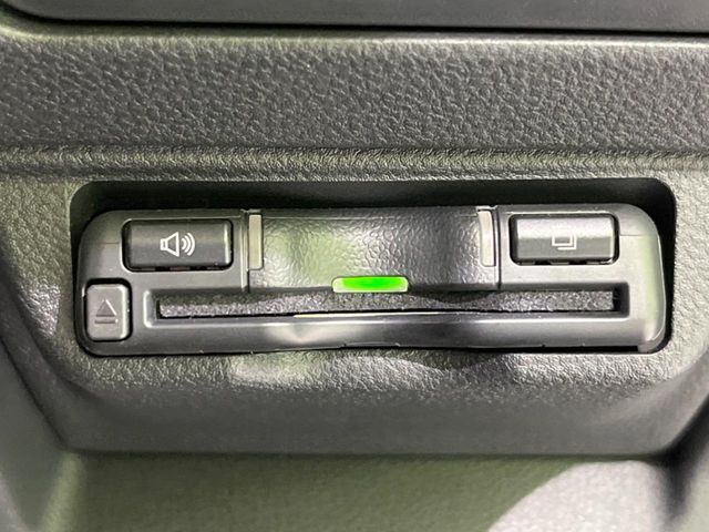 【ETC】高速道路の料金所をストレスなく通過！話題のスポットやサービスエリアに多い「スマートIC」利用時は必須のアイテムです。当店でセットアップを実施、ご納車当日からすぐにご利用いただけます！